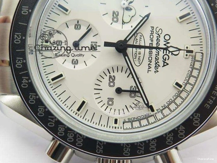 0429 Efficient Speedmaster JHF SS Snoopy Award 45th Anniversary White dial On SS Bracelet 8239
